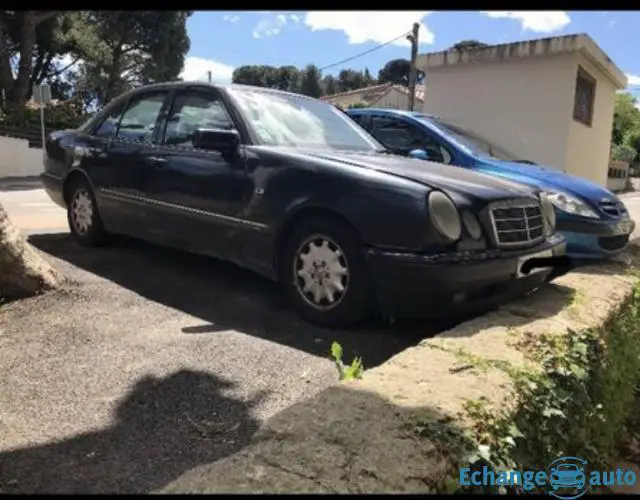 Mercedes benz E210