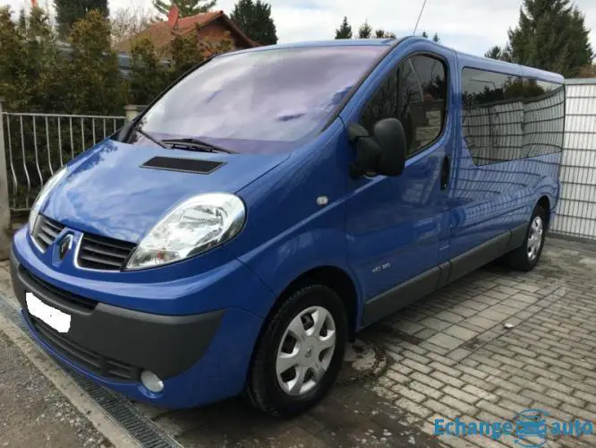 Minibus renault trafic 2 passenger 9 places