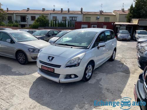 PEUGEOT 5008 1.6 HDi 110ch Premium