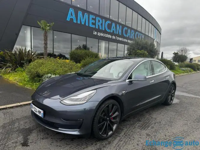 TESLA MODEL 3