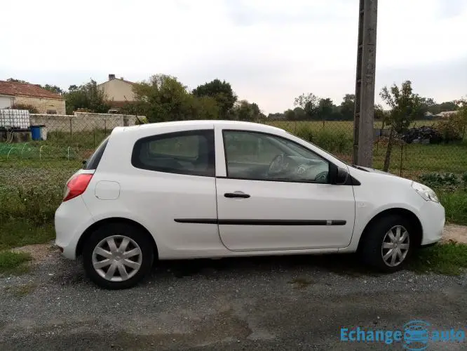 Clio 3 DCI PRO. 2 portes