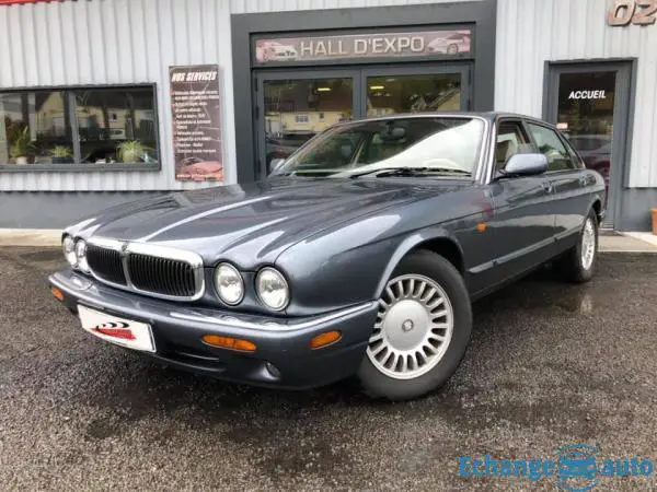 Jaguar XJ8 X300 3.2 V8