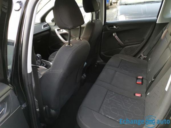 Peugeot 2008 1.2 PureTech Active