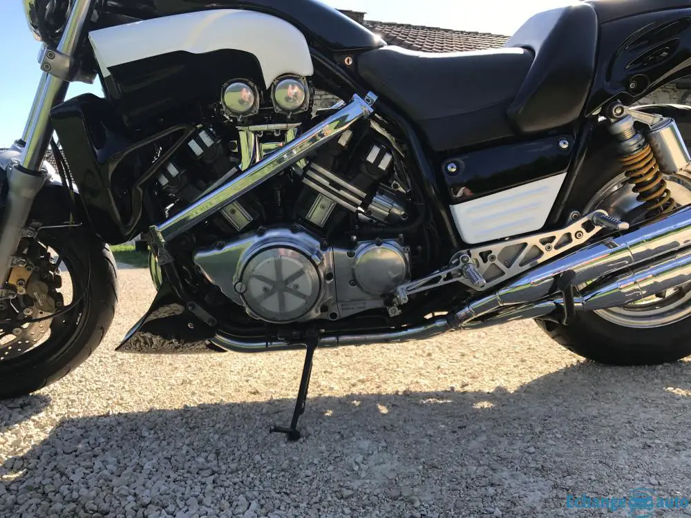 Vmax  v ou échange contre 1800 INTRUDER