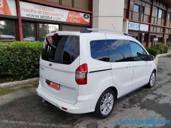 FORD TOURNEO COURIER 1.5 TDCi 95 Titanium 