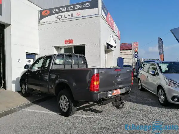 TOYOTA HILUX X-TRA CABINE 120 D-4D 4x4 LECAP