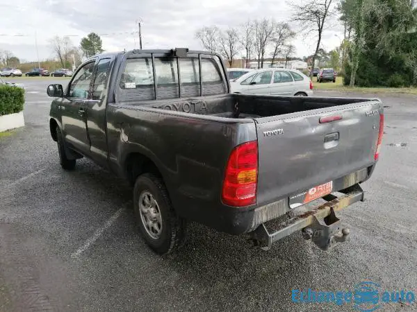 TOYOTA HILUX X-TRA CABINE 120 D-4D 4x4 LECAP