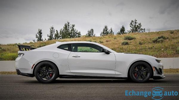 Chevrolet Camaro Zl1 1le v8 6.2 l supercharged 650 hp