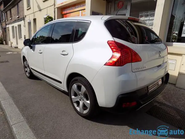 PEUGEOT 3008 2.0 HDi 163ch Allure 