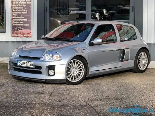 Renault Clio 3.0 V6 24V 230ch