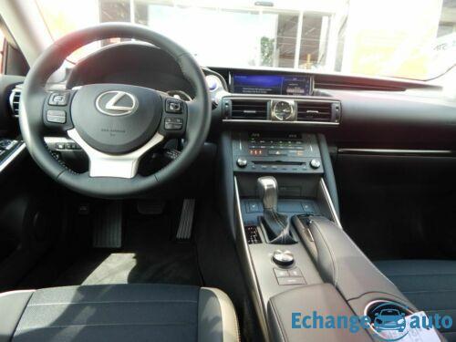 Lexus IS 300h Sport Line