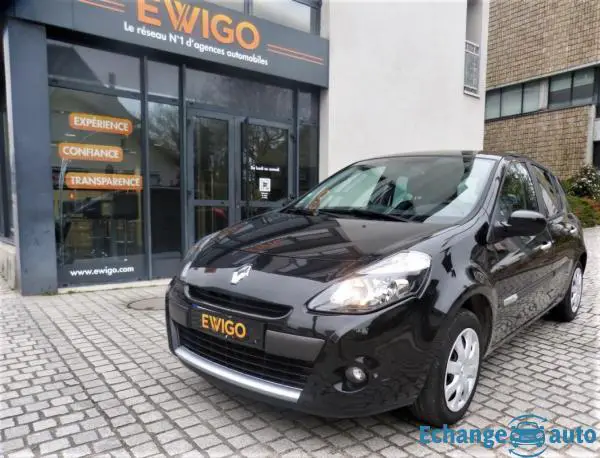 Renault Clio III 5 Portes 1.2 i TCE 100cv Dynamique