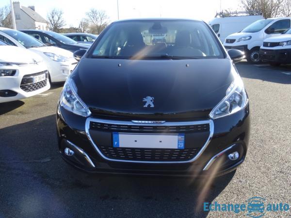 Peugeot 208 SIGNATURE 1.2L PURE TECH 82 CV