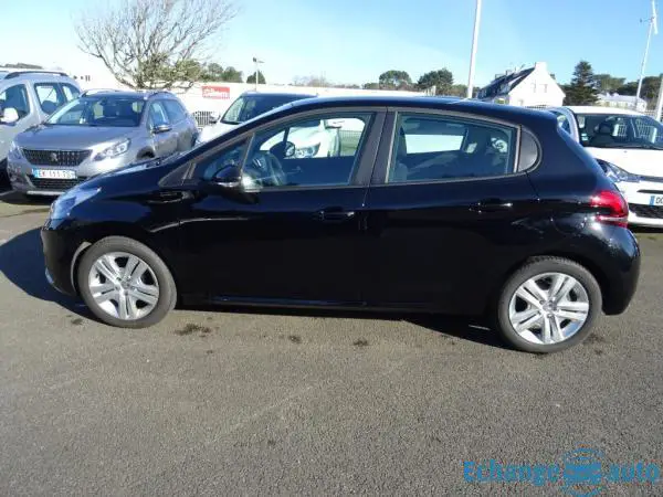 Peugeot 208 SIGNATURE 1.2L PURE TECH 82 CV