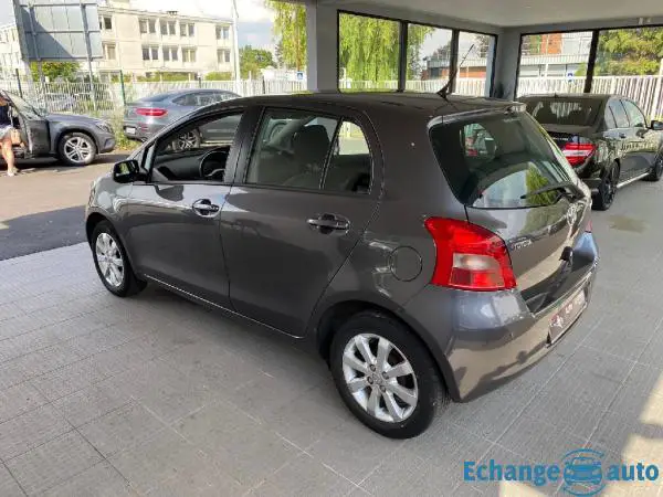 TOYOTA YARIS II Yaris 1.0 - 69 VVT-i 