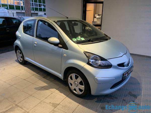 TOYOTA AYGO 1.0 VVT-i Sport