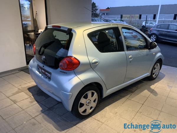 TOYOTA AYGO 1.0 VVT-i Sport