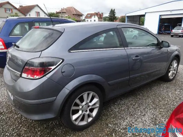 OPEL ASTRA GTC DIESEL 1.9 CDTI 120 Cosmo