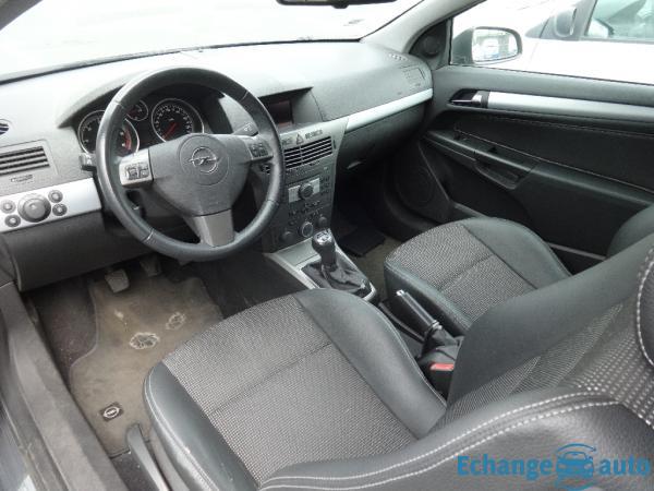 OPEL ASTRA GTC DIESEL 1.9 CDTI 120 Cosmo