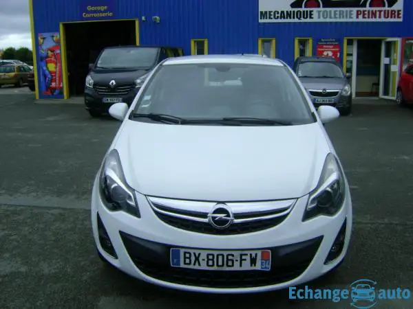 Opel Corsa B 14I 100 CV COSMO 3 PORTES BOITE AUTO