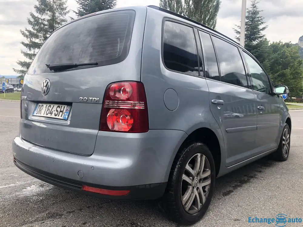 Volkswagen Touran (2) 2.0 Tdi 140 Dsg 7PL BVA