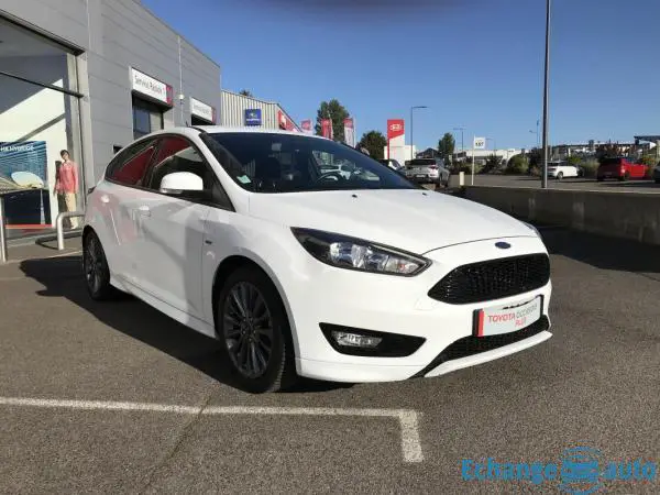 Ford Focus TDCI 120 ST LINE 5P