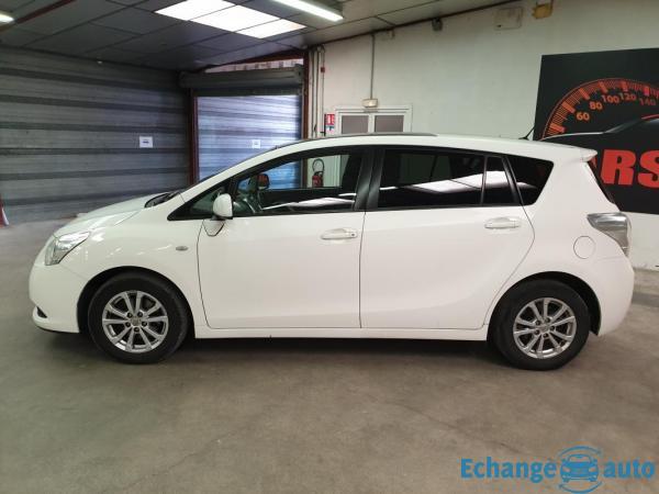 Toyota Verso 2.0L D-AD 126 CV SKYVIEW CONNECT