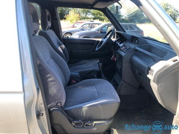 Mitsubishi Pajero 2.8 TD GLX 3p