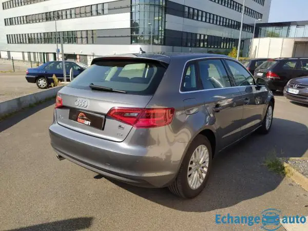 Audi A3 sportback AMBITION LUXE 1.6L 105ch