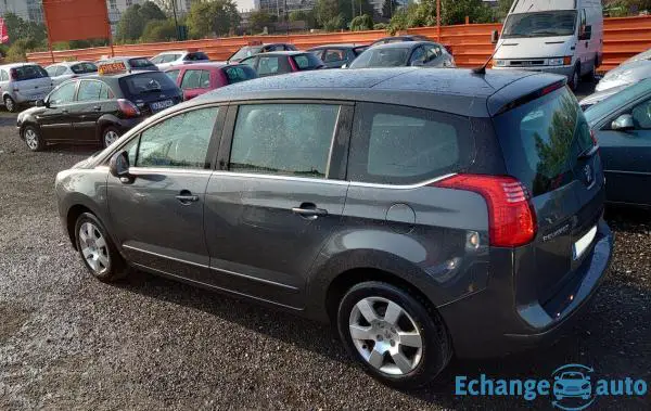 Peugeot 5008 1.6 HDi 16V 6cv 110 ch - En excellent état