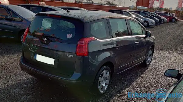 Peugeot 5008 1.6 HDi 16V 6cv 110 ch - En excellent état