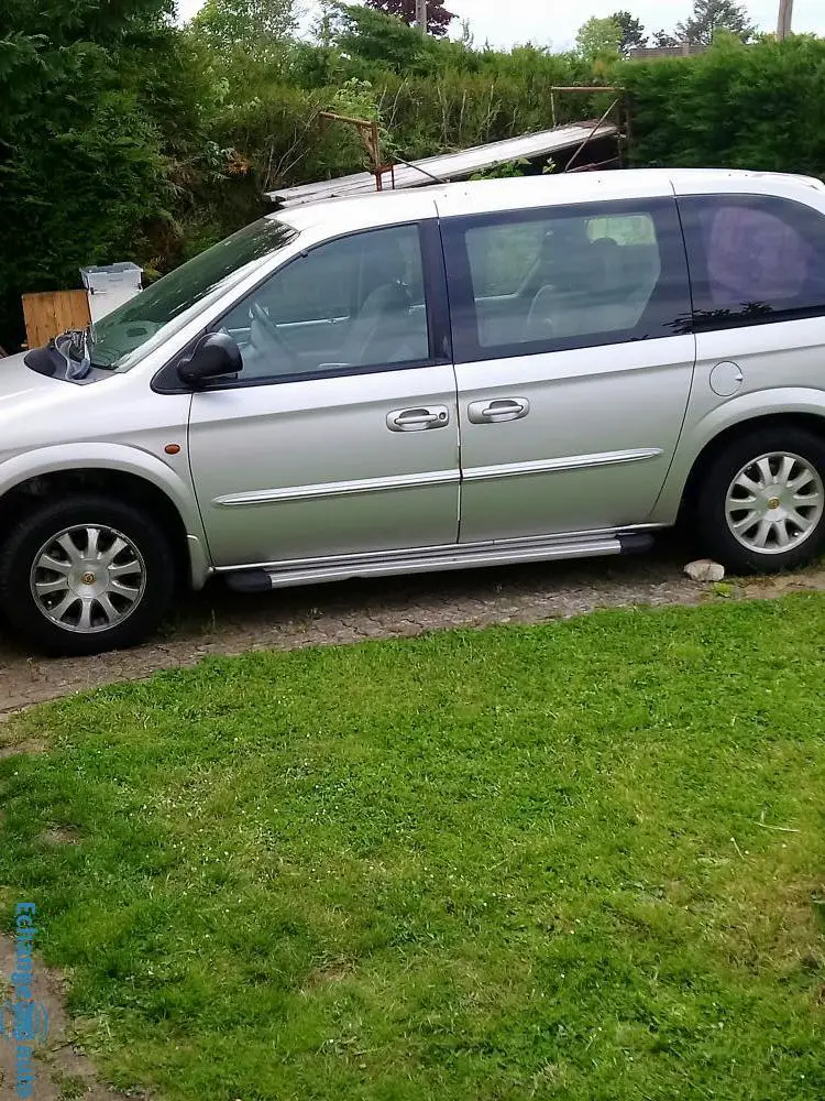 voiture chrysler voyager 7 places