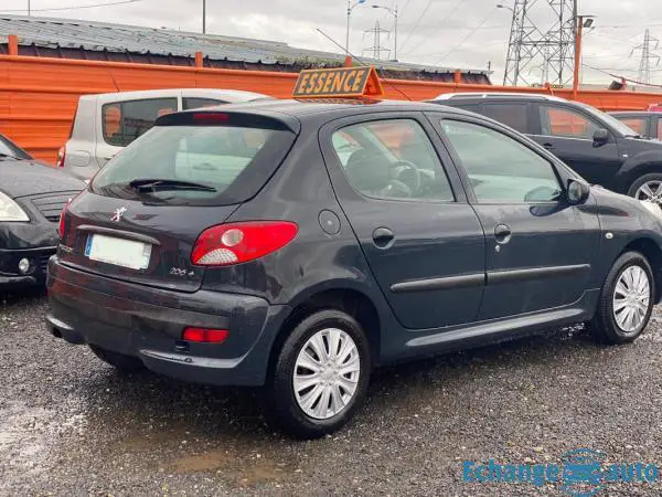 Peugeot 206+ 1.1 i 4CV 60CH - En excellent état