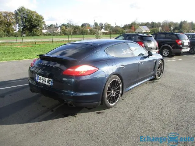 PORSCHE PANAMERA