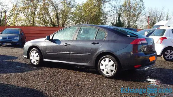 Renault Laguna III Berline 1.5 dCi 6CV 110CH En bon état