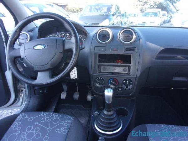 Ford Fiesta 1.4i 16V 80 CV SENSO 5 PORTES