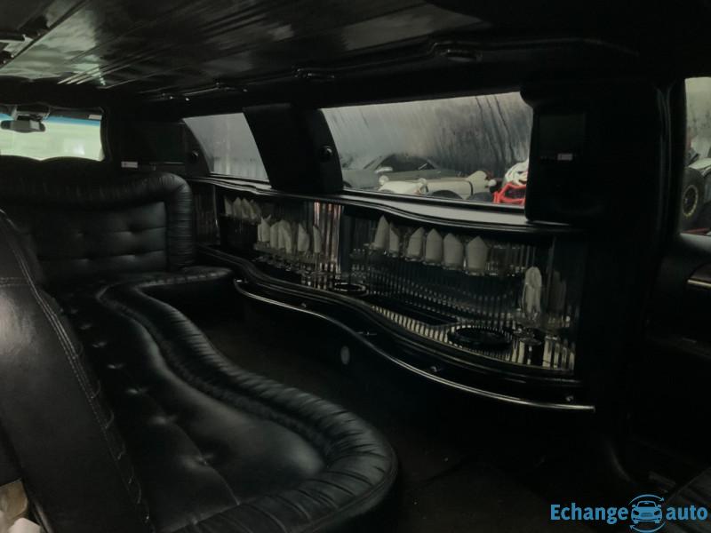 LINCOLN TOWN CAR LIMOUSINE