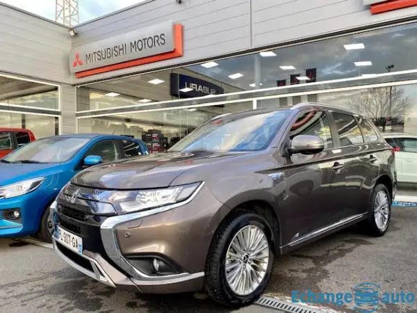 Mitsubishi Outlander PHEV III (2) TWIN MOTOR 4WD BUSINESS MY20