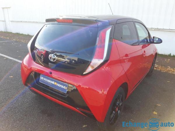 Toyota Aygo 1.0 VVT-i x-cite 4 Rouge Chilien