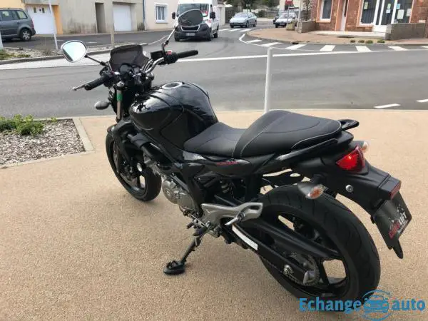 Suzuki SFV650 GARANTIE 6 MOIS