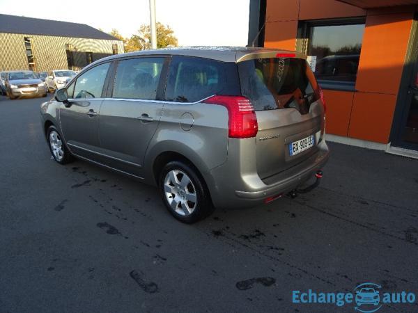 PEUGEOT 5008 1.6 HDi 112ch FAP BVM6 Active 7pl