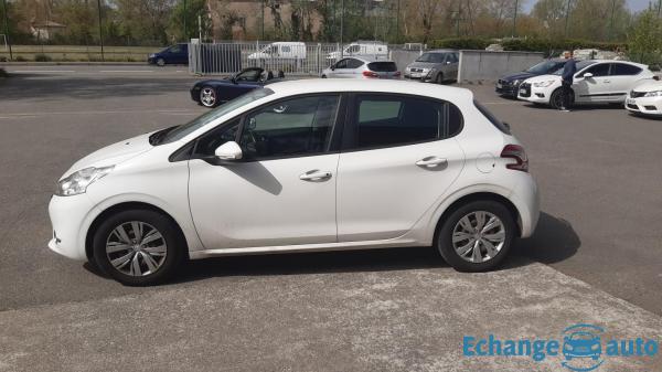 Peugeot 208 1.4 hdi - business active gtie 6 mois