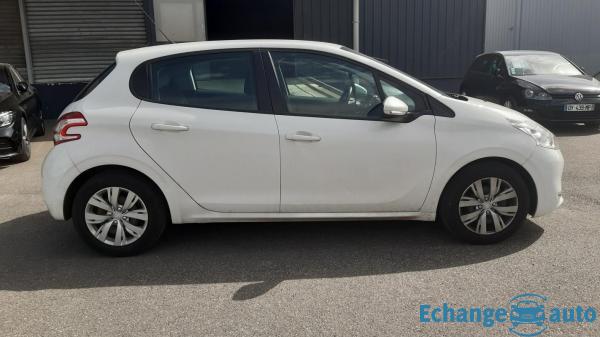 Peugeot 208 1.4 hdi - business active gtie 6 mois