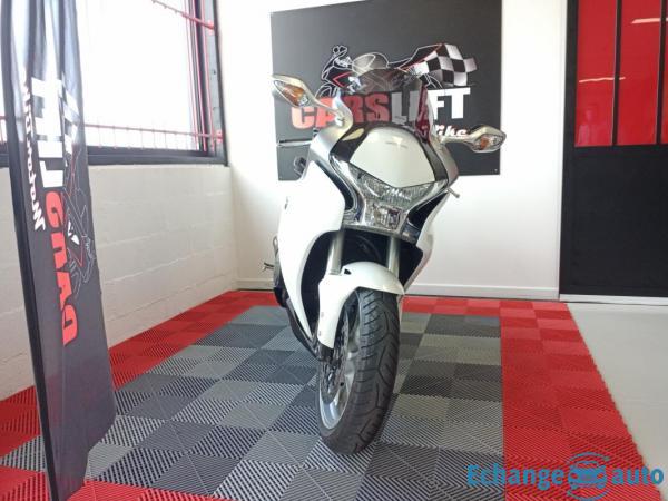 Honda VFR GARANTIE 6 MOIS 1200