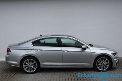 Volkswagen Passat Lim. Highline 4Mot R-Line