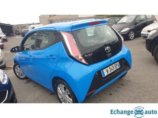 TOYOTA AYGO 1.0 VVT-i x-play