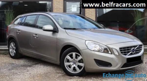 VOLVO V60 D3 136ch A CUIR/CLIM/REGVIT/BLTH/JA/ATTACHREM/1MAIN/GAR12MOIS