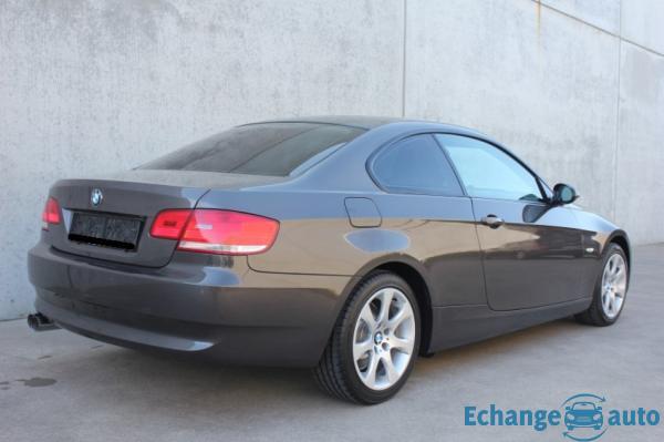 BMW SERIE 3 COUPE  320i 170ch CLIM/PDC/REGVIT/SIEGCHAUF/JA/XENON/GAR12MOIS