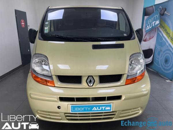 RENAULT TRAFIC FOURGON TRAFIC L1H1  2.5 dCi 140 / ATTELAGE / 1ER MAIN