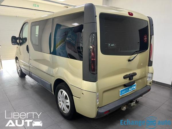 RENAULT TRAFIC FOURGON TRAFIC L1H1  2.5 dCi 140 / ATTELAGE / 1ER MAIN